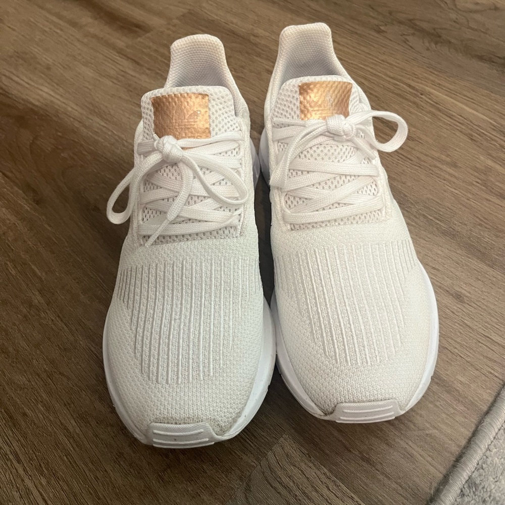 Adidas Swift Run